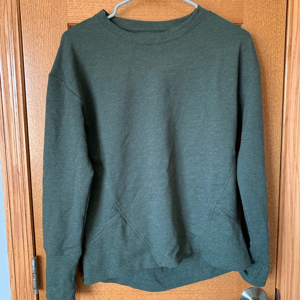 Green crewneck